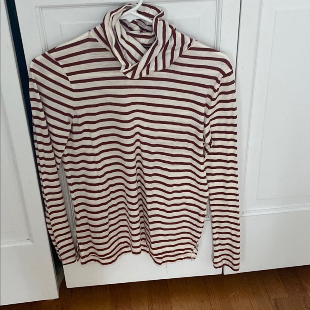 Lightweight turtleneck
